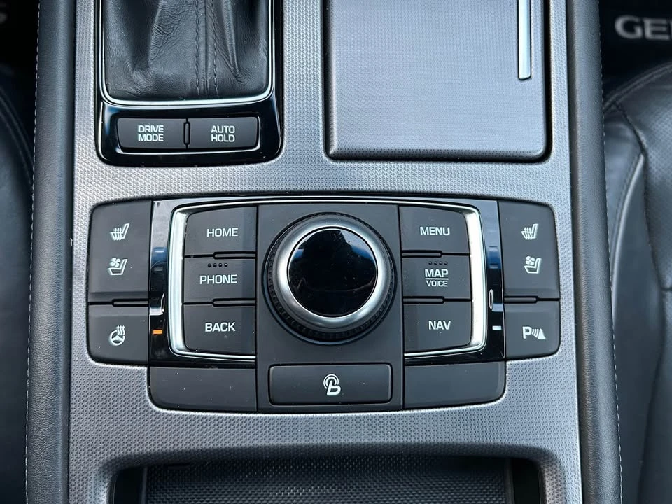 2015 Hyundai Genesis - Image 18 of 20
