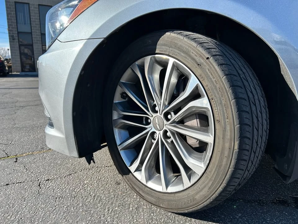 2015 Hyundai Genesis - Image 8 of 20