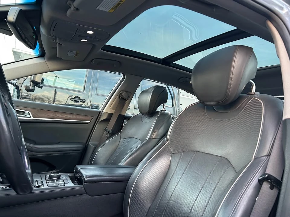 2015 Hyundai Genesis - Image 10 of 20