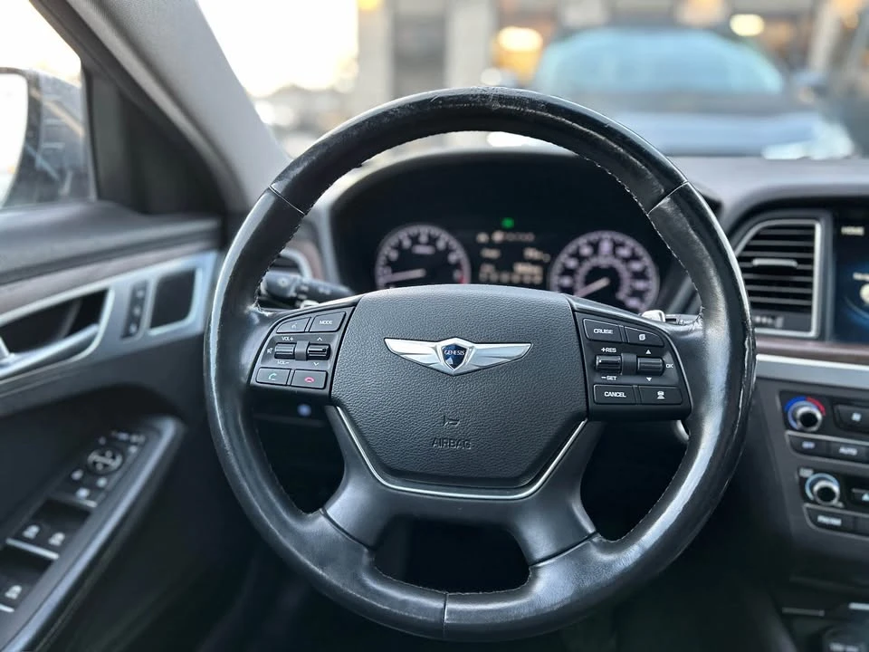 2015 Hyundai Genesis - Image 13 of 20