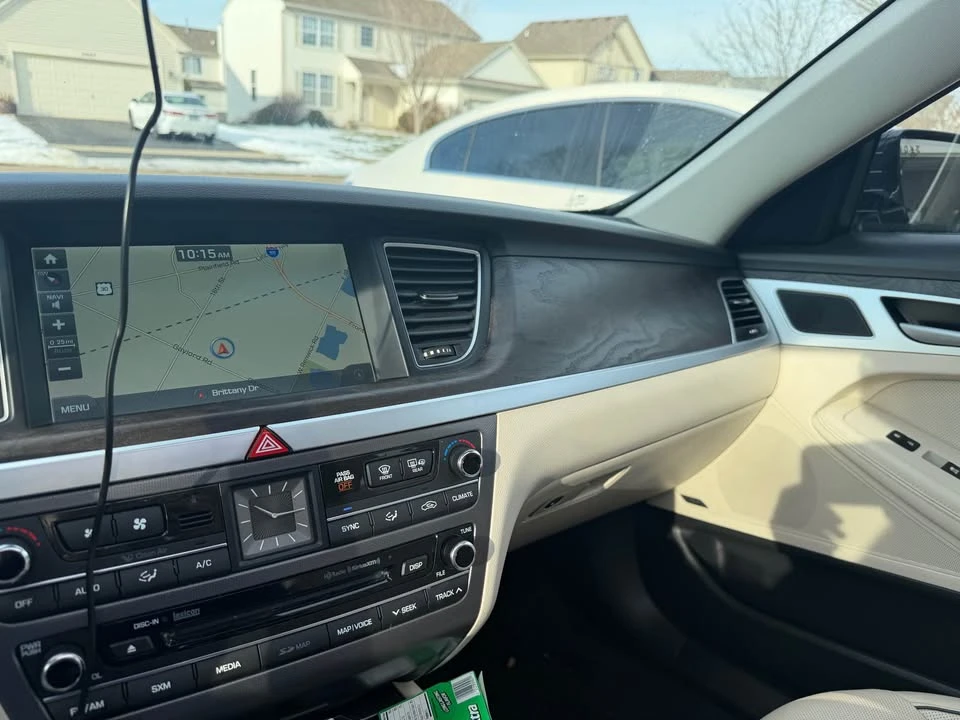 2015 Hyundai Genesis - Image 7 of 13