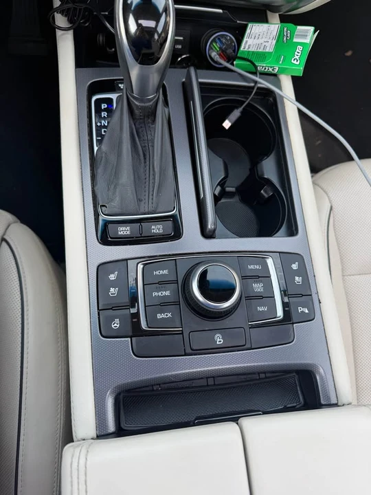 2015 Hyundai Genesis - Image 6 of 13