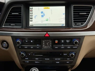 2015 Hyundai Genesis - Image 10 of 19