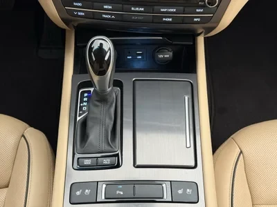 2015 Hyundai Genesis - Image 14 of 19