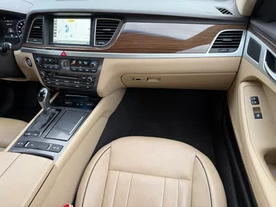 2015 Hyundai Genesis - Image 9 of 19