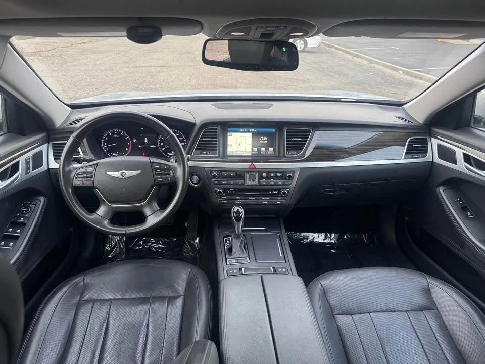 2015 Hyundai Genesis - Image 14 of 17