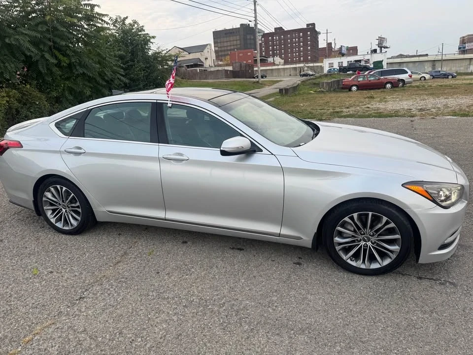 2015 Hyundai Genesis - Image 7 of 17