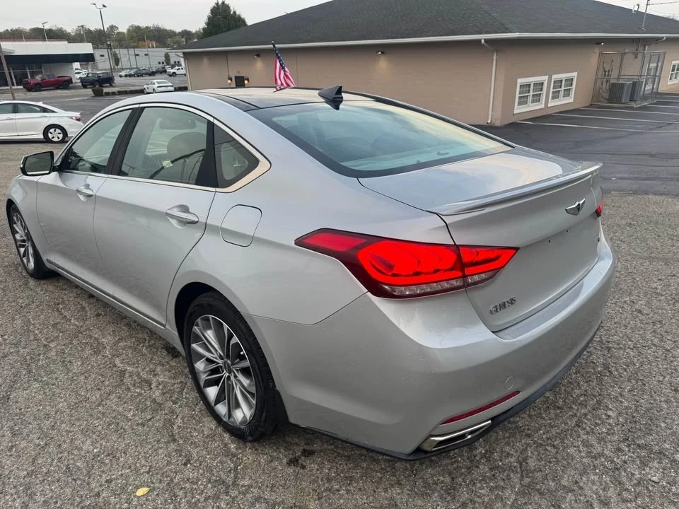 2015 Hyundai Genesis - Image 9 of 17
