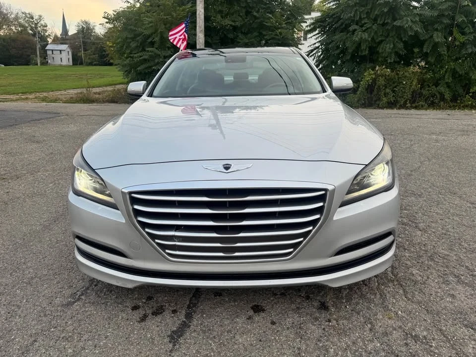 2015 Hyundai Genesis - Image 5 of 17