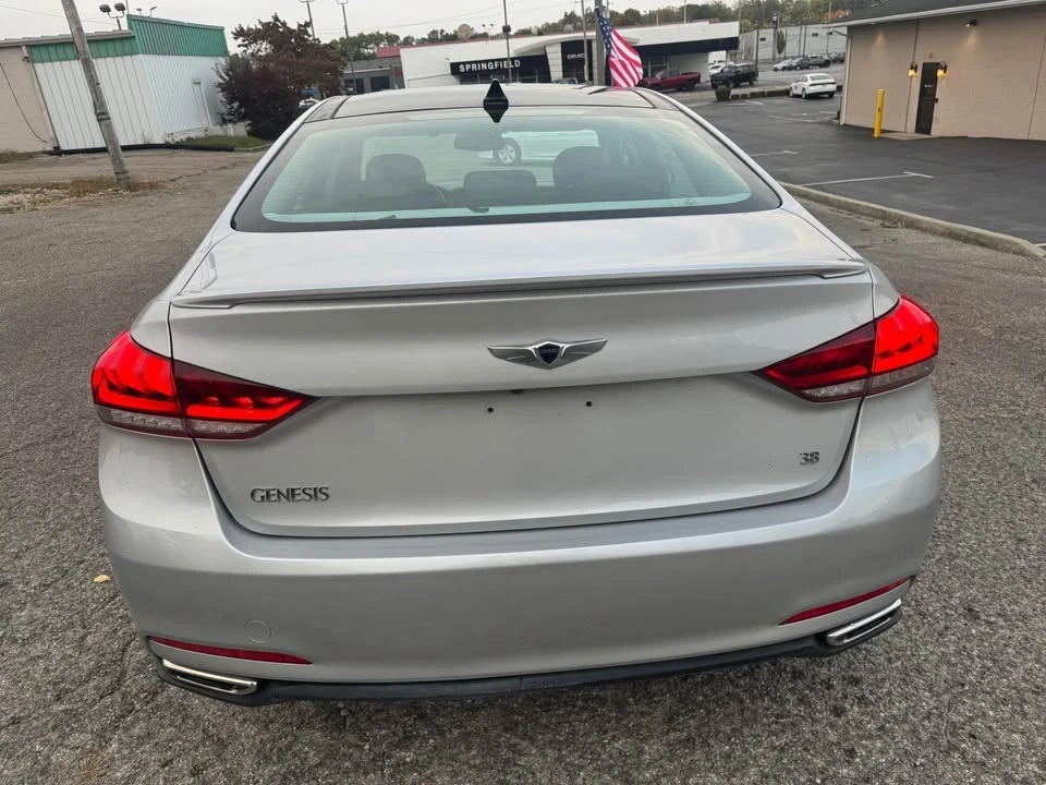 2015 Hyundai Genesis - Image 12 of 17
