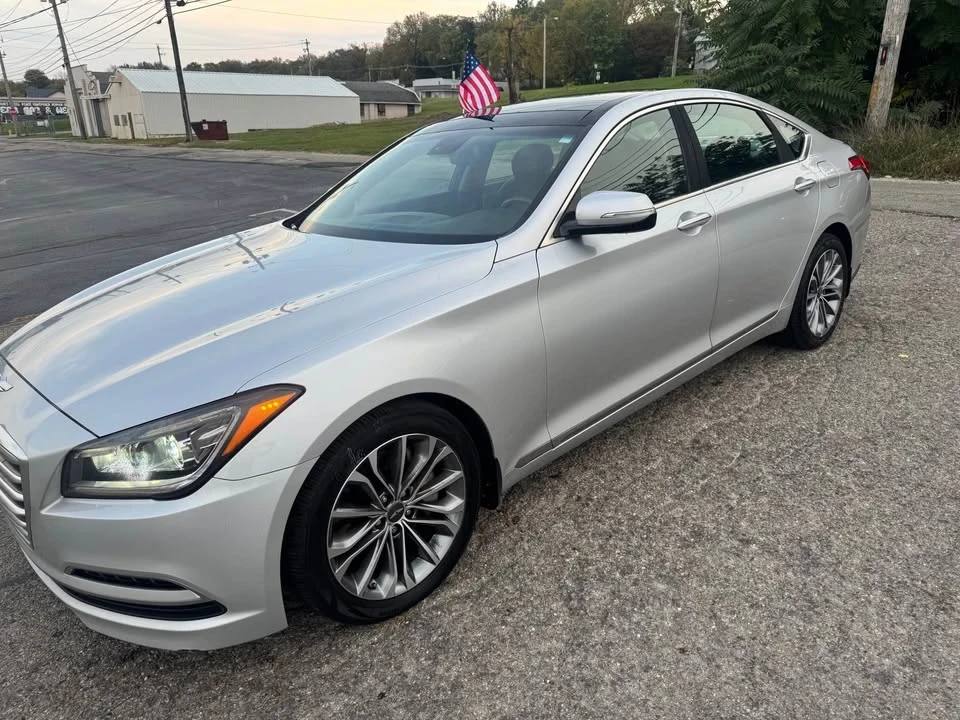 2015 Hyundai Genesis - Image 2 of 17