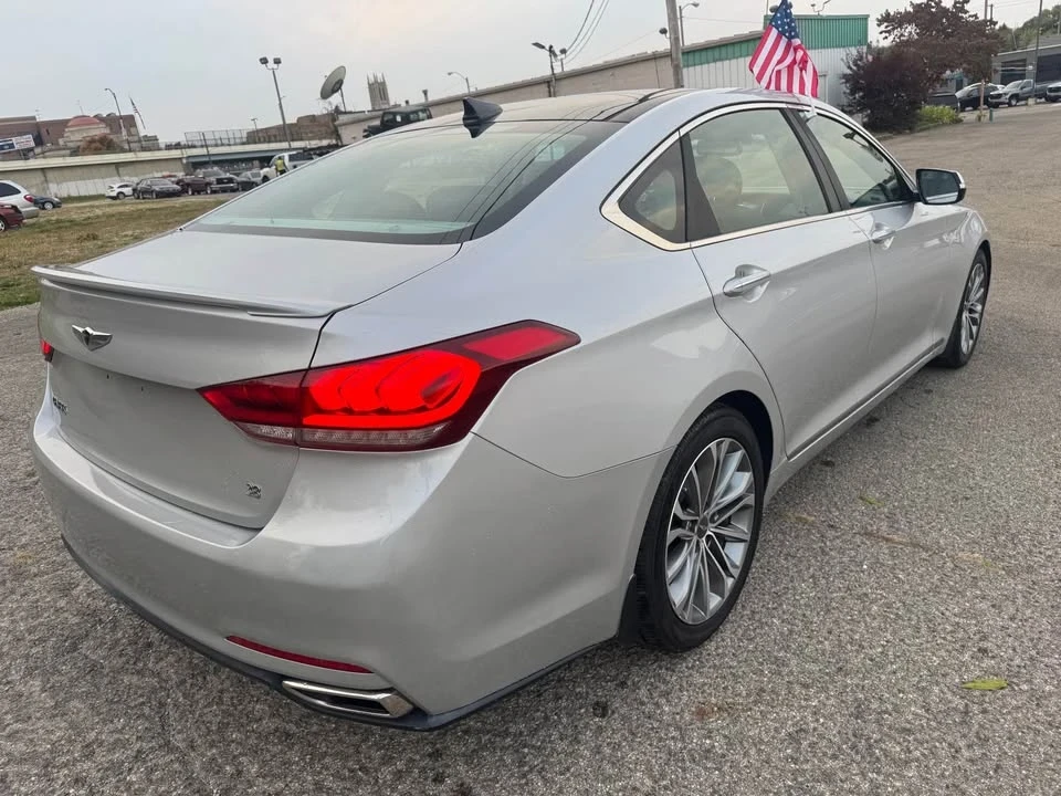 2015 Hyundai Genesis - Image 11 of 17