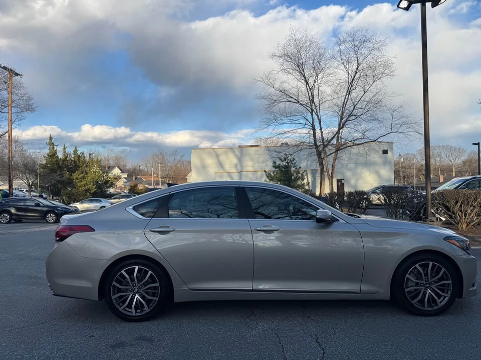 2015 Hyundai Genesis - Image 9 of 20