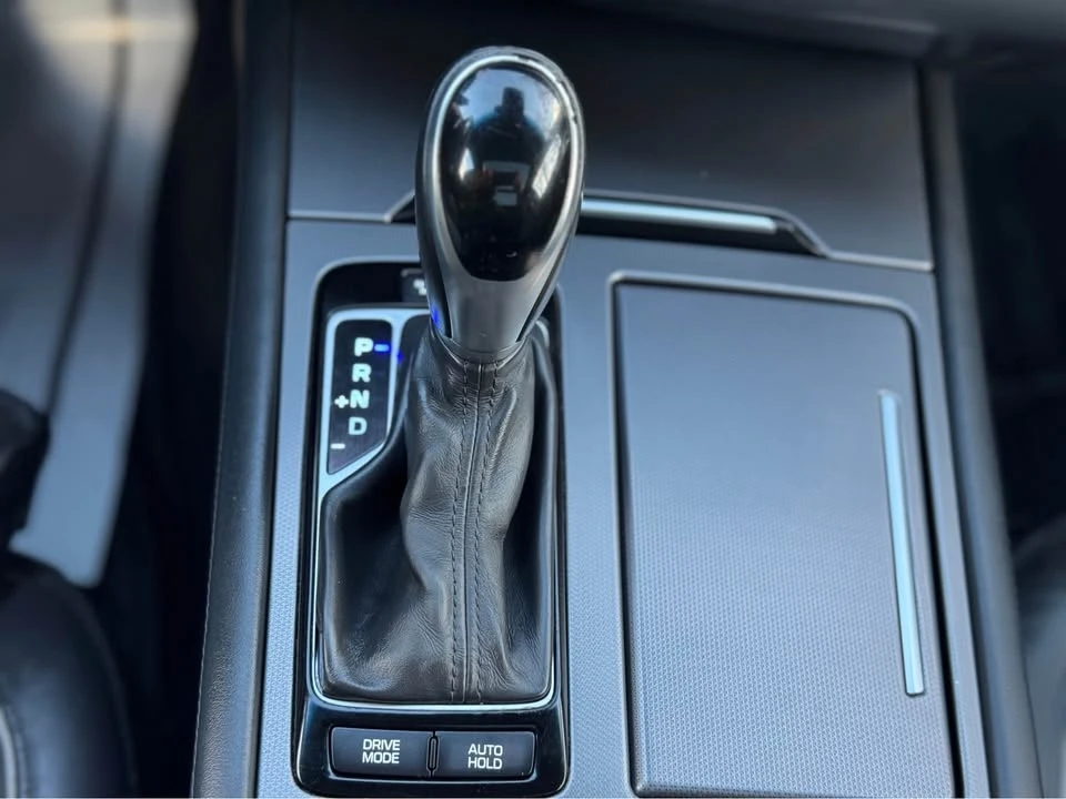 2015 Hyundai Genesis - Image 16 of 20