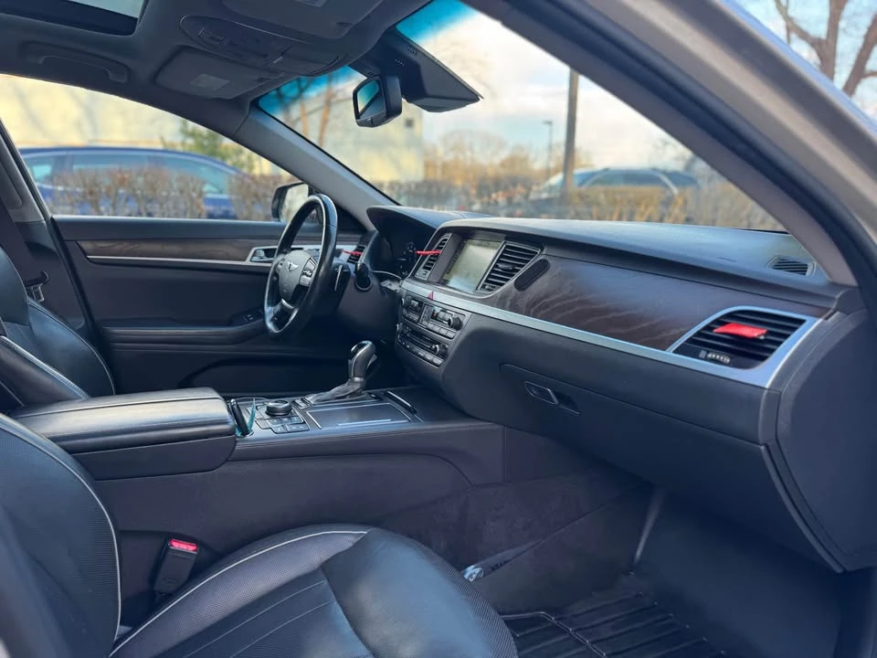 2015 Hyundai Genesis - Image 12 of 20