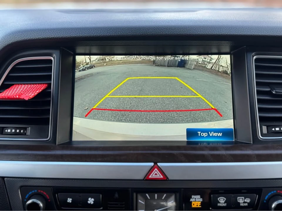 2015 Hyundai Genesis - Image 18 of 20
