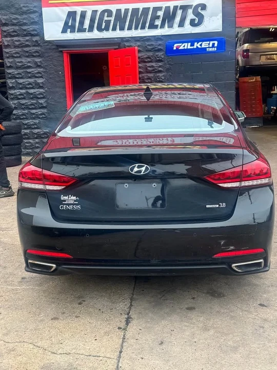 2015 Hyundai Genesis - Image 6 of 12