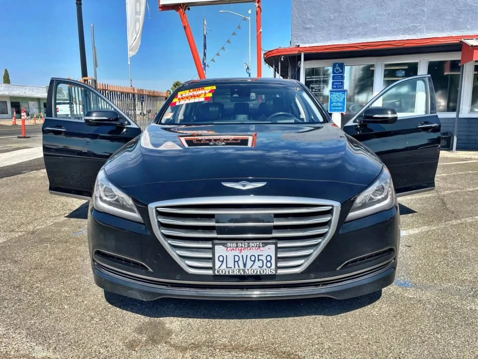 2015 Hyundai Genesis - Image 8 of 20
