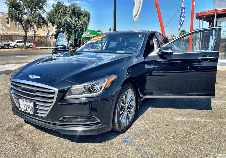 2015 Hyundai Genesis - Image 7 of 20