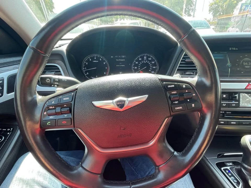 2015 Hyundai Genesis - Image 19 of 20