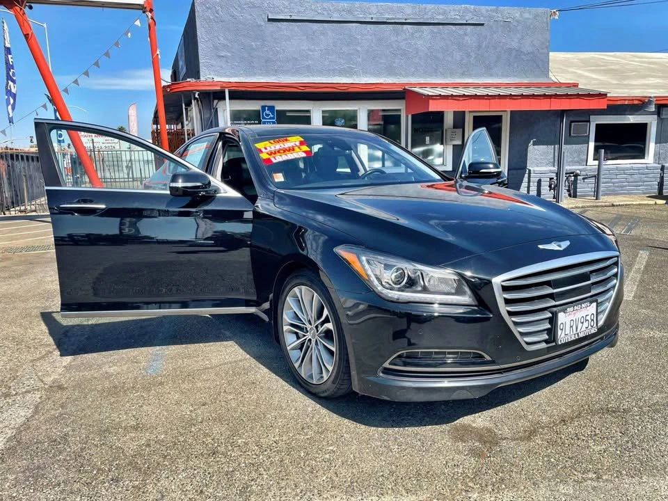 2015 Hyundai Genesis - Image 9 of 20