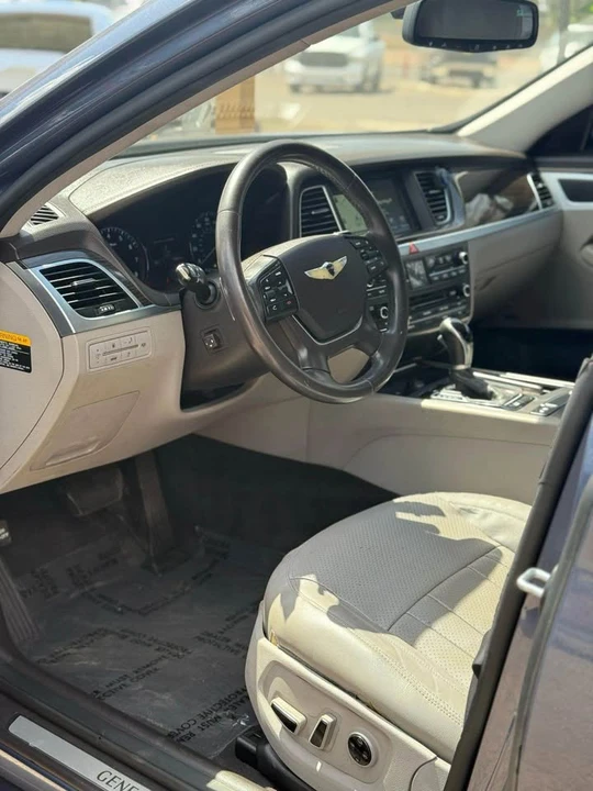 2015 Hyundai Genesis - Image 7 of 9