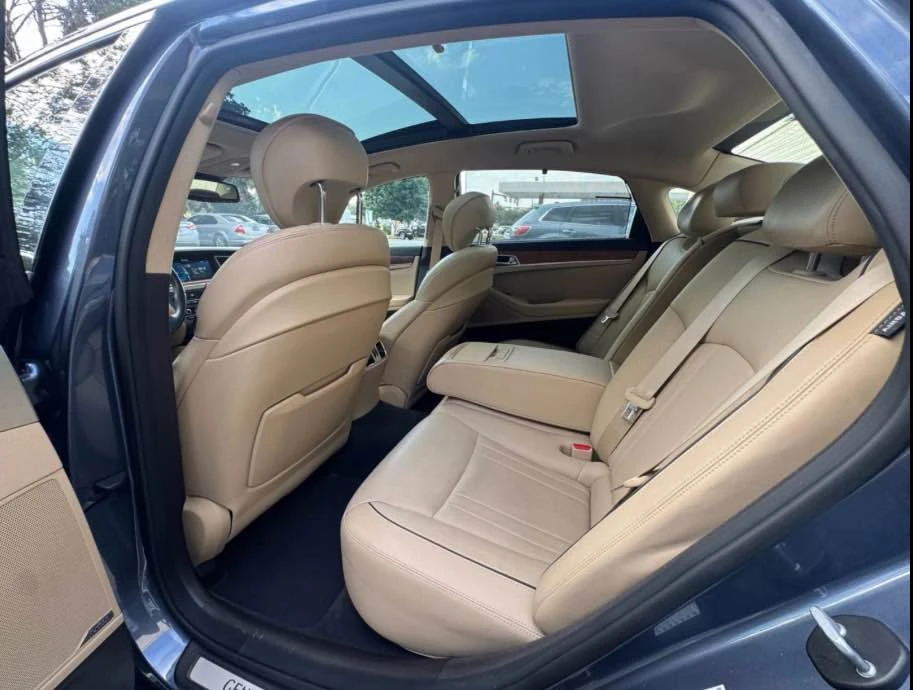 2015 Hyundai Genesis - Image 7 of 12