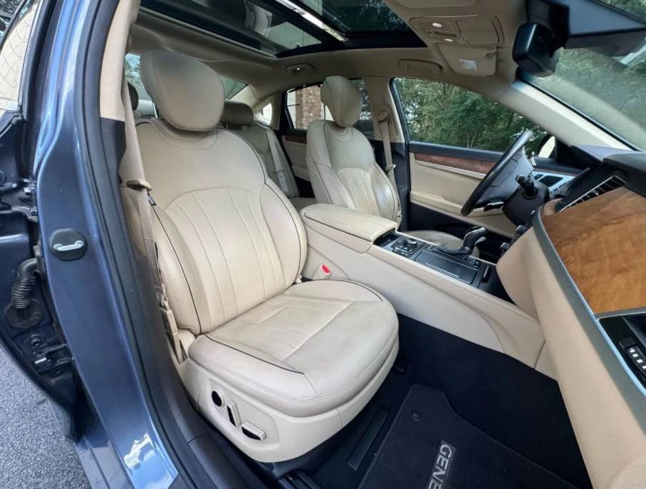 2015 Hyundai Genesis - Image 8 of 12