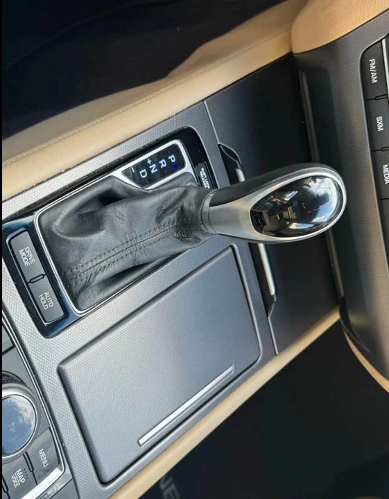 2015 Hyundai Genesis - Image 9 of 12