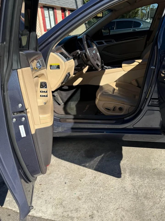 2015 Hyundai Genesis - Image 6 of 10