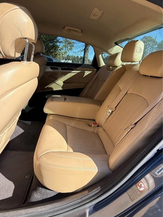 2015 Hyundai Genesis - Image 7 of 10