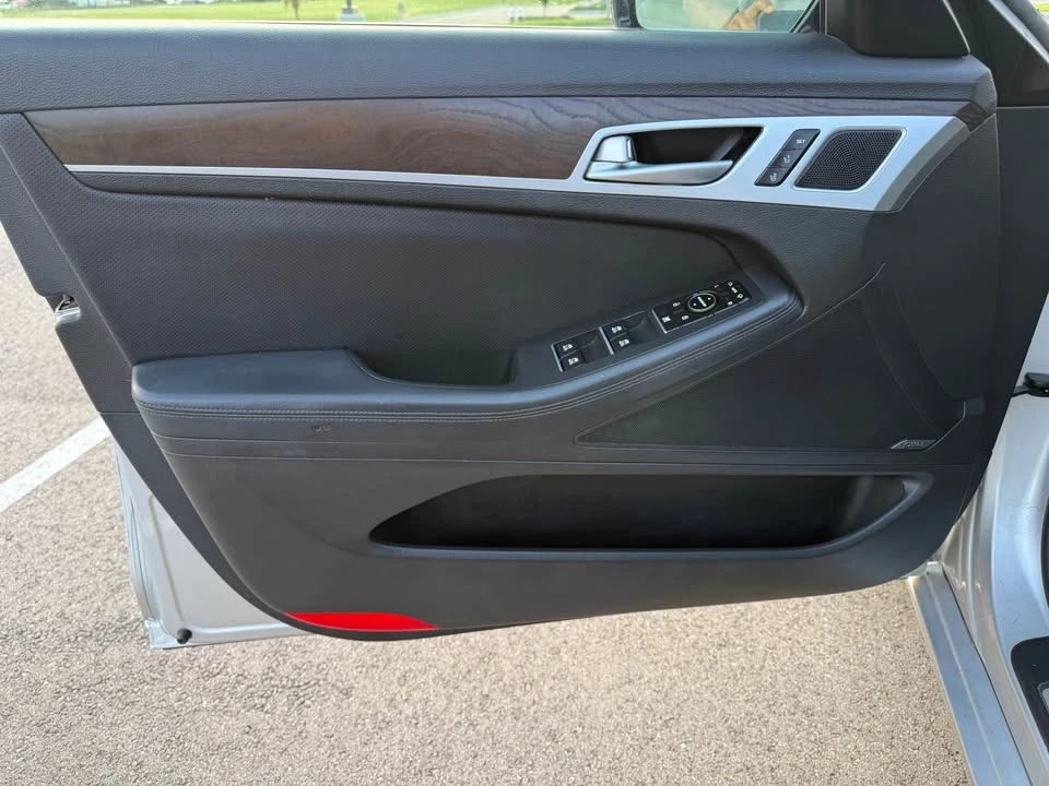 2015 Hyundai Genesis - Image 10 of 20