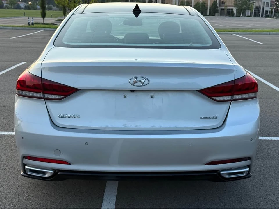 2015 Hyundai Genesis - Image 4 of 20