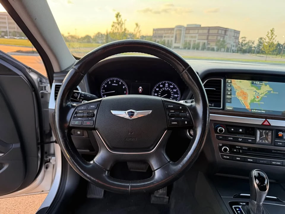 2015 Hyundai Genesis - Image 18 of 20