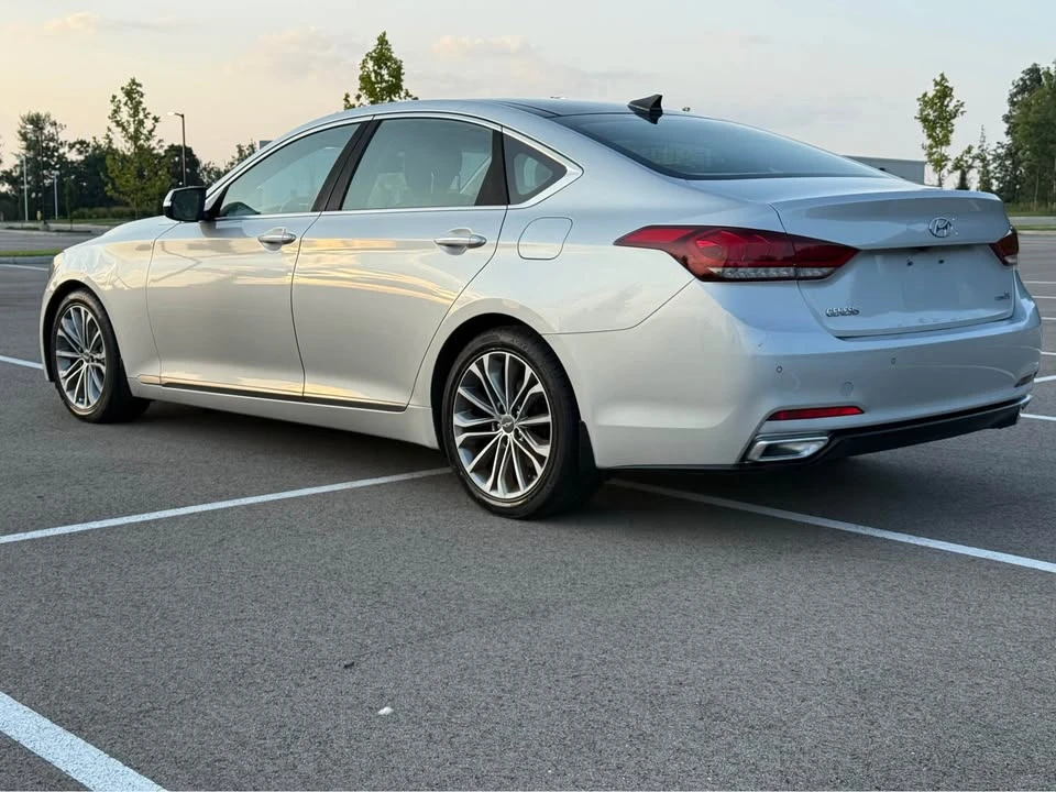 2015 Hyundai Genesis - Image 5 of 20