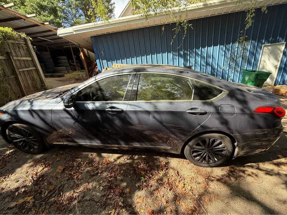 2015 Hyundai Genesis - Image 3 of 10