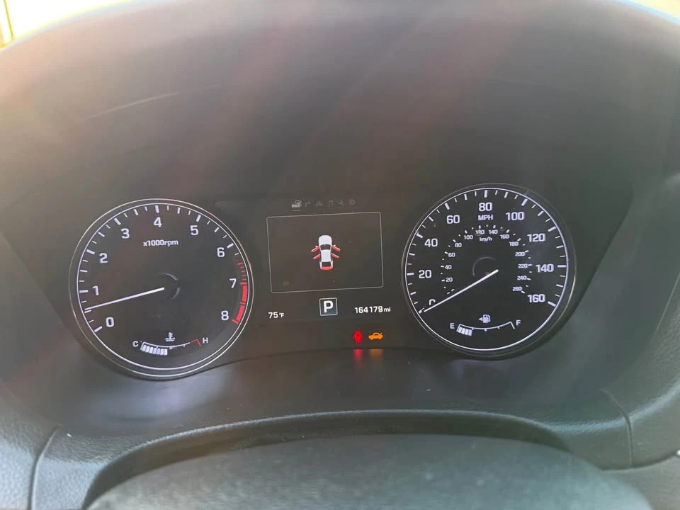 2015 Hyundai Genesis - Image 15 of 20