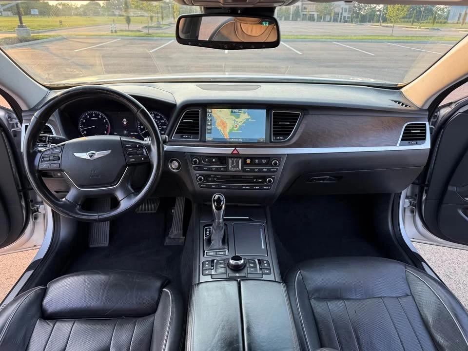 2015 Hyundai Genesis - Image 16 of 20