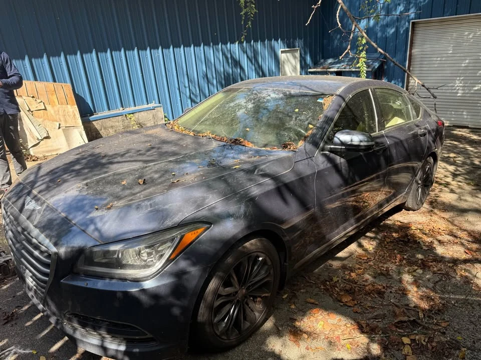 2015 Hyundai Genesis - Image 2 of 10