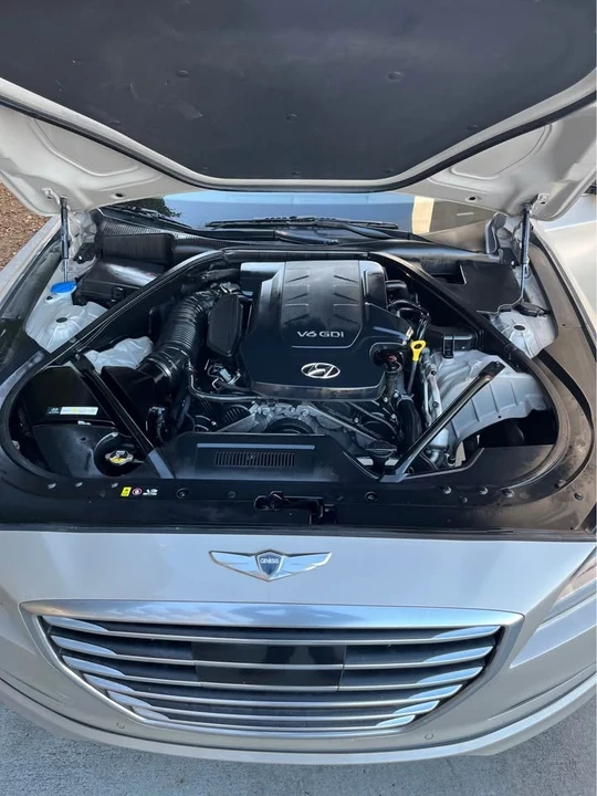 2015 Hyundai Genesis - Image 11 of 11
