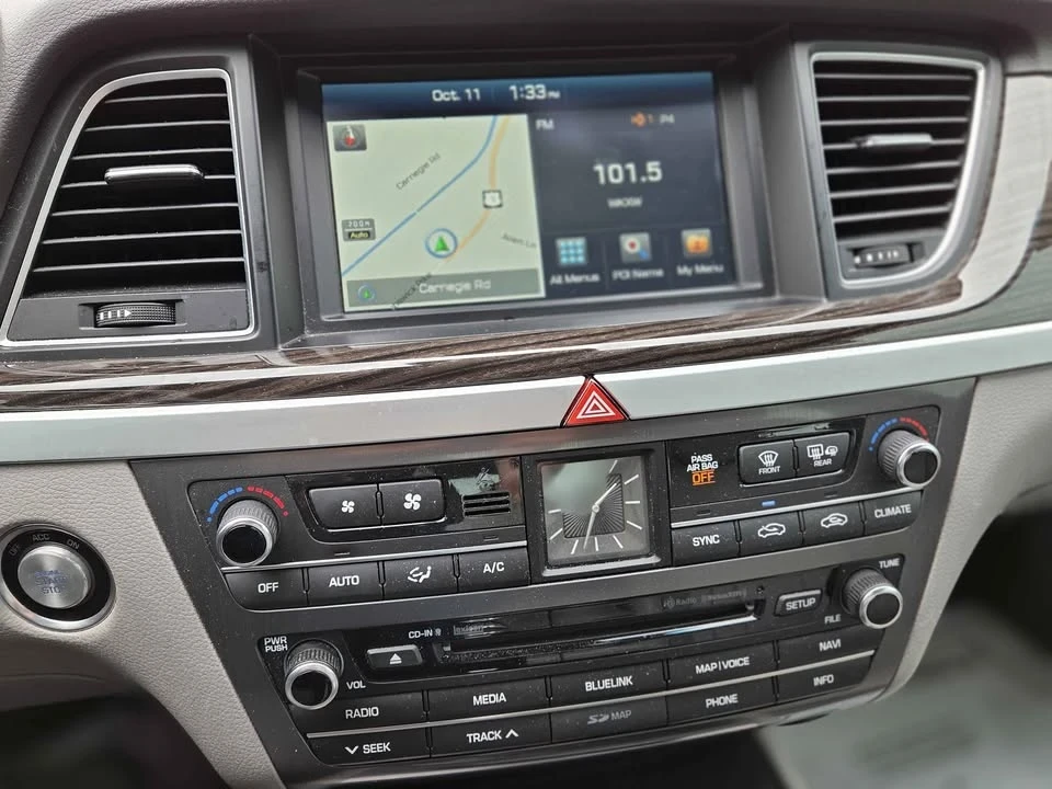 2015 Hyundai Genesis - Image 14 of 20