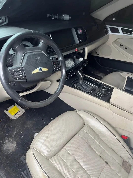2015 Hyundai Genesis - Image 2 of 7