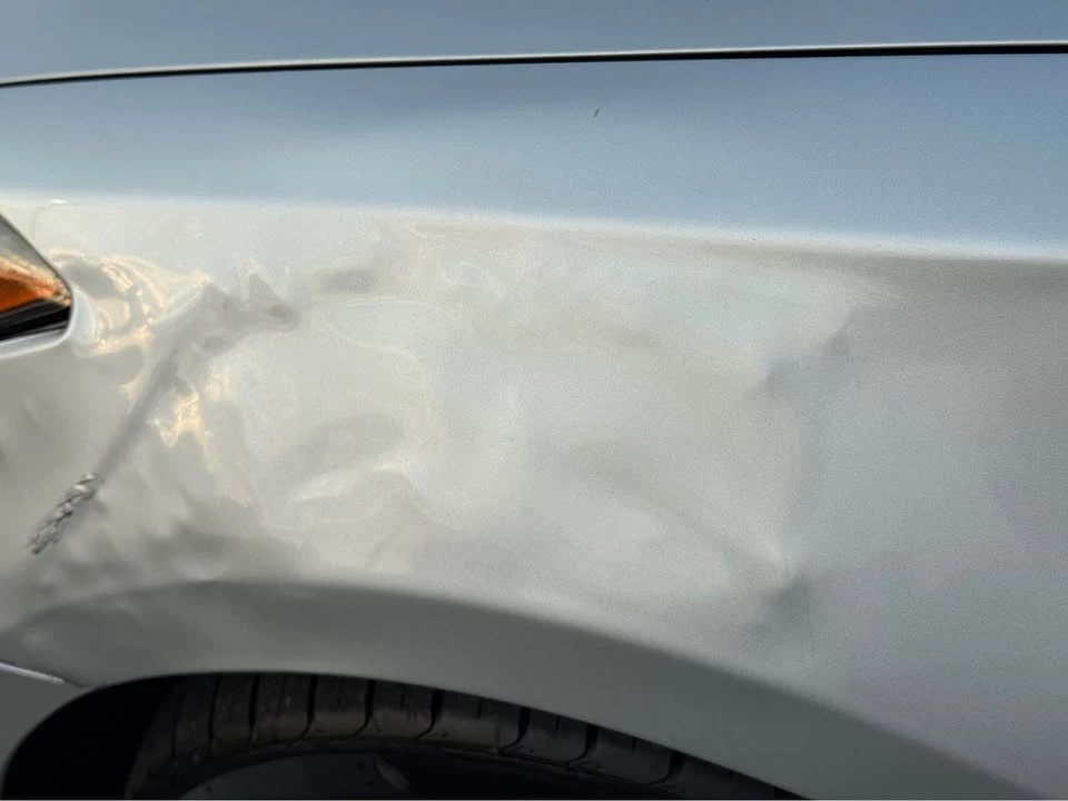 2015 Hyundai Genesis - Image 9 of 20