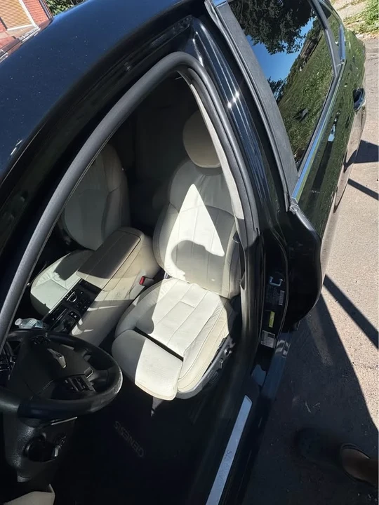 2015 Hyundai Genesis - Image 6 of 8