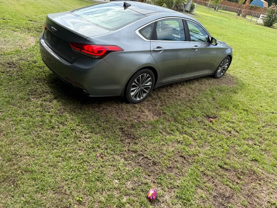 2015 Hyundai Genesis - Image 3 of 3