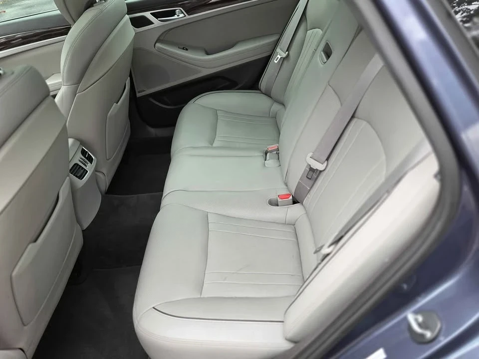 2015 Hyundai Genesis - Image 19 of 20