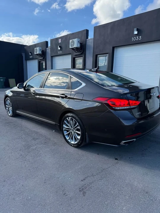 2015 Hyundai Genesis - Image 2 of 16