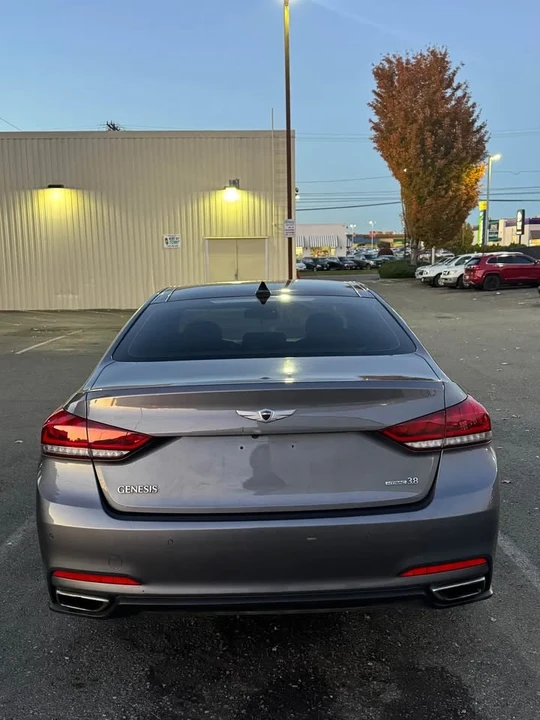 2015 Hyundai Genesis - Image 5 of 12