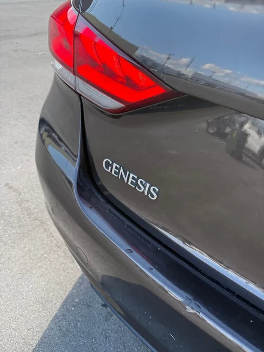 2015 Hyundai Genesis - Image 4 of 16