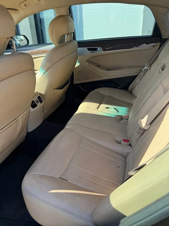 2015 Hyundai Genesis - Image 10 of 16